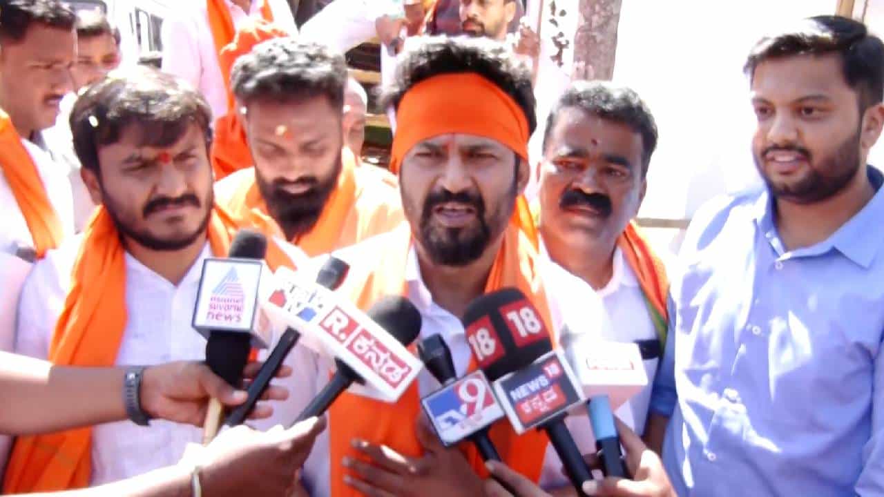 ಸಿದ್ದರಾಮಯ್ಯಗೆ ಧಮ್, ತಾಕತ್ ಇದ್ರೆ ಅಭಿವೃದ್ಧಿ ರಾಜಕಾರಣ ಮಾಡಲಿ, ನನ್ನ ಮೇಲೆ ವೈಯಕ್ತಿಕ ದಾಳಿ ಮಾಡಬೇಡಿ -ಪ್ರತಾಪ್ ಸಿಂಹ ಸಿದ್ದರಾಮಯ್ಯಗೆ ಧಮ್, ತಾಕತ್ ಇದ್ರೆ ಅಭಿವೃದ್ಧಿ ರಾಜಕಾರಣ ಮಾಡಲಿ, ನನ್ನ ಮೇಲೆ ವೈಯಕ್ತಿಕ ದಾಳಿ ಮಾಡಬೇಡಿ -ಪ್ರತಾಪ್ ಸಿಂಹ
