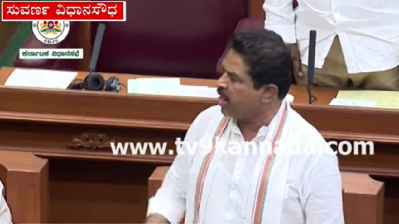 Belagavi session: ಸದನದಲ್ಲಿ ಗದ್ದಲಕ್ಕೆ ಕಾರಣವಾಯ್ತು ಮುಸ್ಲಿಮರ ಬಜೆಟ್ ಹೆಚ್ಚಳ ಕುರಿತ ಸಿದ್ದರಾಮಯ್ಯ ಹೇಳಿಕೆ Belagavi session: ಸದನದಲ್ಲಿ ಗದ್ದಲಕ್ಕೆ ಕಾರಣವಾಯ್ತು ಮುಸ್ಲಿಮರ ಬಜೆಟ್ ಹೆಚ್ಚಳ ಕುರಿತ ಸಿದ್ದರಾಮಯ್ಯ ಹೇಳಿಕೆ