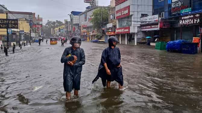 ಮಿಚಾಂಗ್ ಚಂಡಮಾರುತದ ಅಬ್ಬರಕ್ಕೆ ತತ್ತರಿಸಿದ ತಮಿಳುನಾಡು, ಆಂಧ್ರದಲ್ಲೂ ಮಳೆ