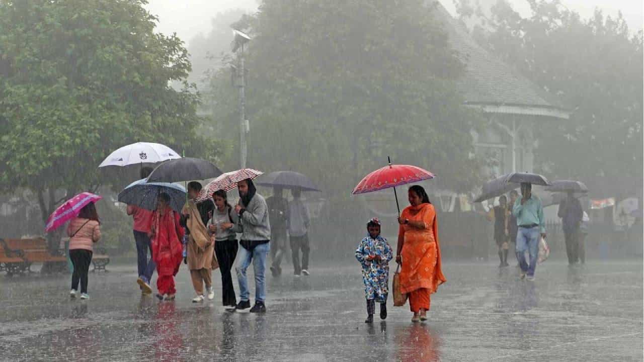 Karnataka Weather: ಡಿಸೆಂಬರ್ 31 ರಿಂದ 2 ದಿನಗಳ ಕಾಲ ಕರ್ನಾಟಕದಾದ್ಯಂತ ಮಳೆ Karnataka Weather: ಡಿಸೆಂಬರ್ 31 ರಿಂದ 2 ದಿನಗಳ ಕಾಲ ಕರ್ನಾಟಕದಾದ್ಯಂತ ಮಳೆ