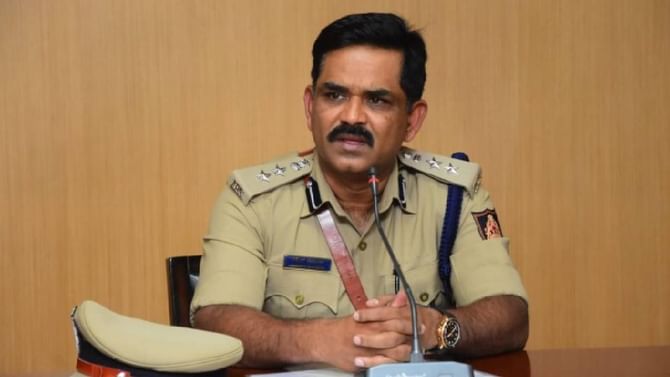 ಮೈಸೂರಿನಲ್ಲಿ ಬಿಗಿ ಪೊಲೀಸ್ ಬಂದೋಬಸ್ತ್, ಚಾಮುಂಡಿ ಬೆಟ್ಟಕ್ಕೆ ಪ್ರವೇಶ ನಿಷೇಧ