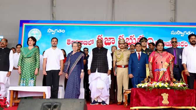 ಪ್ರಮಾಣ ವಚನ ಸ್ವೀಕರಿಸಿದ ಕೂಡಲೇ ಪ್ರಮುಖ ಭರವಸೆ ಈಡೇರಿಸಿದ ರೇವಂತ್ ರೆಡ್ಡಿ