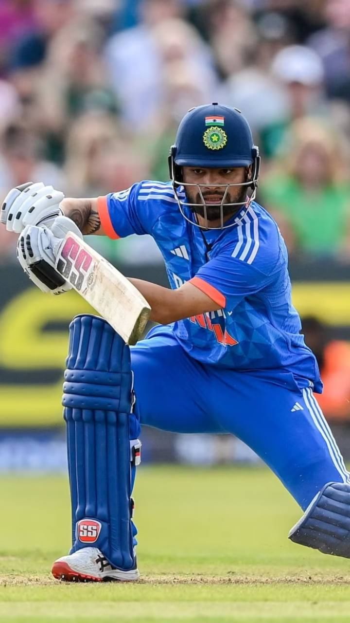 ರಿಂಕು ಸಿಂಗ್ ಅಬ್ಬರ ದಕ್ಷಿಣ ಆಫ್ರಿಕಾ ನೆಲದಲ್ಲೂ ಮುಂದುವರೆದಿದ್ದು, ಅಜೇಯ 68 ರನ್ ಸಿಡಿಸಿ ಸ್ಫೋಟಕ ಅರ್ಧಶತಕ ಗಳಿಸಿದರು.