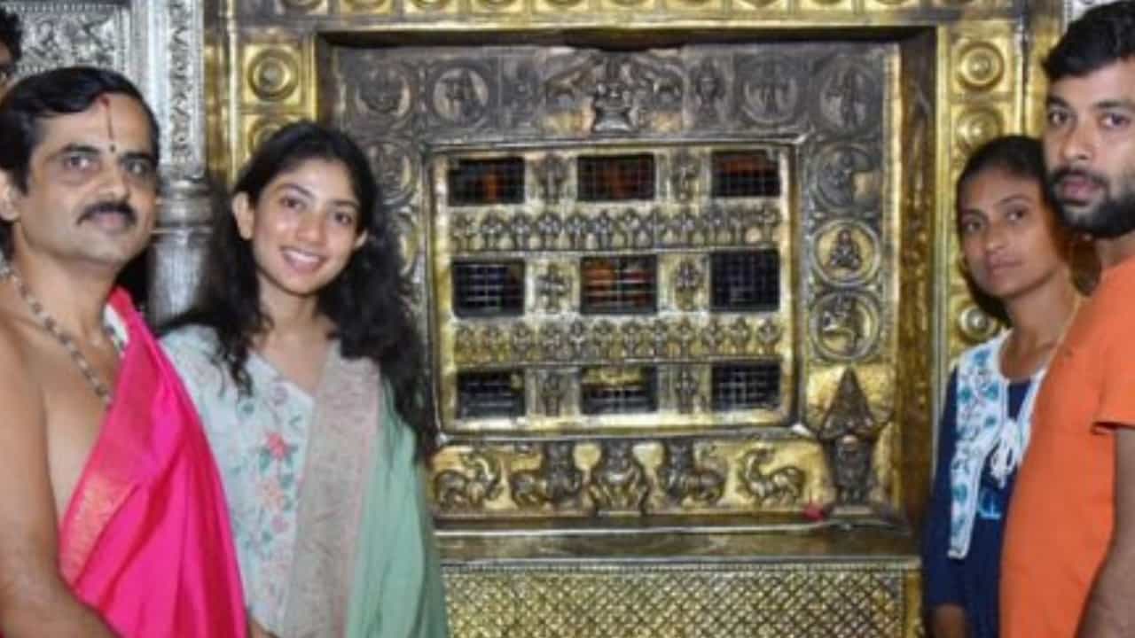 ಉಡುಪಿಗೆ ಬಂದು ಶ್ರೀಕೃಷ್ಣನ ದರ್ಶನ ಪಡೆದ ನಟಿ ಸಾಯಿ ಪಲ್ಲವಿ