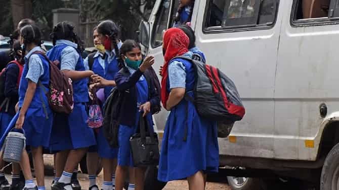 ಬಳ್ಳಾರಿ: ಬಾಲಕಿಯರ ಸರ್ಕಾರಿ ವಸತಿ ಶಾಲೆಗಿಲ್ಲ ಕಟ್ಟಡ, ಹಳೆ ಥಿಯೇಟರ್ ಆಸರೆ