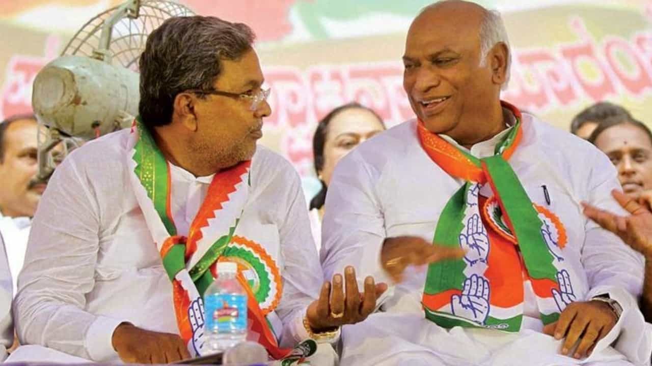ಲೋಕಸಭೆ ಚುನಾವಣೆ: ಕಾಂಗ್ರೆಸ್ ಪ್ರಣಾಳಿಕೆ ಕರಡು ಸಮಿತಿಯಲ್ಲಿ ಸ್ಥಾನ ನೀಡಿದ್ದಕ್ಕೆ ಖರ್ಗೆಗೆ ಸಿದ್ದರಾಮಯ್ಯ ಧನ್ಯವಾದ ಲೋಕಸಭೆ ಚುನಾವಣೆ: ಕಾಂಗ್ರೆಸ್ ಪ್ರಣಾಳಿಕೆ ಕರಡು ಸಮಿತಿಯಲ್ಲಿ ಸ್ಥಾನ ನೀಡಿದ್ದಕ್ಕೆ ಖರ್ಗೆಗೆ ಸಿದ್ದರಾಮಯ್ಯ ಧನ್ಯವಾದ