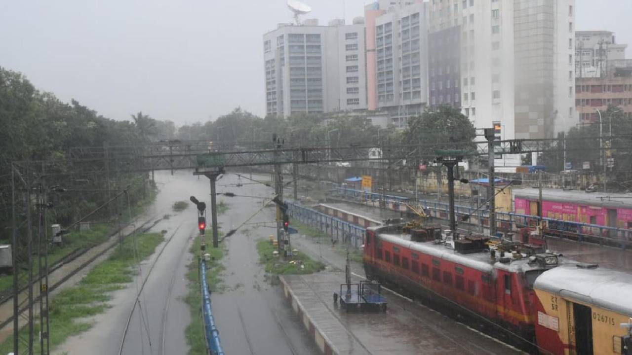 Cyclone Michaung: ಚೆನ್ನೈನಲ್ಲಿ ಹಲವು ರೈಲುಗಳ ಸಂಚಾರ ರದ್ದು, ವಿಮಾನ ಕಾರ್ಯಾಚರಣೆ ಪುನರಾರಂಭ