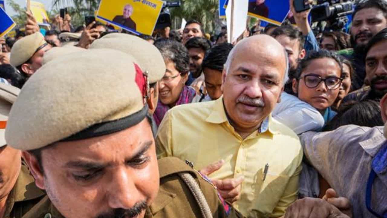 ದೆಹಲಿ ಮದ್ಯ ನೀತಿ ಪ್ರಕರಣ: ಮನೀಶ್ ಸಿಸೋಡಿಯಾ ನ್ಯಾಯಂಗ ಬಂಧನ ಜ.10ರವರೆಗೆ ವಿಸ್ತರಣೆ ದೆಹಲಿ ಮದ್ಯ ನೀತಿ ಪ್ರಕರಣ: ಮನೀಶ್ ಸಿಸೋಡಿಯಾ ನ್ಯಾಯಂಗ ಬಂಧನ ಜ.10ರವರೆಗೆ ವಿಸ್ತರಣೆ