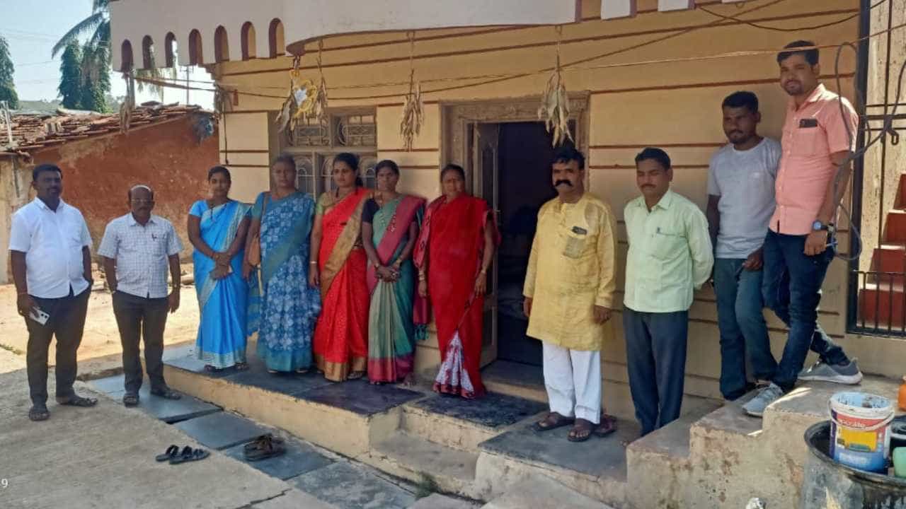 ಟಿವಿ9 ಇಂಪ್ಯಾಕ್ಟ್: ಬೀಡಾ ಅಂಗಡಿ ಕಟ್ಟಡದಲ್ಲಿ ನಡೆಯುತ್ತಿದ್ದ ಅಂಗನವಾಡಿ ಬೇರೆಡೆಗೆ ಶಿಫ್ಟ್ ಟಿವಿ9 ಇಂಪ್ಯಾಕ್ಟ್: ಬೀಡಾ ಅಂಗಡಿ ಕಟ್ಟಡದಲ್ಲಿ ನಡೆಯುತ್ತಿದ್ದ ಅಂಗನವಾಡಿ ಬೇರೆಡೆಗೆ ಶಿಫ್ಟ್