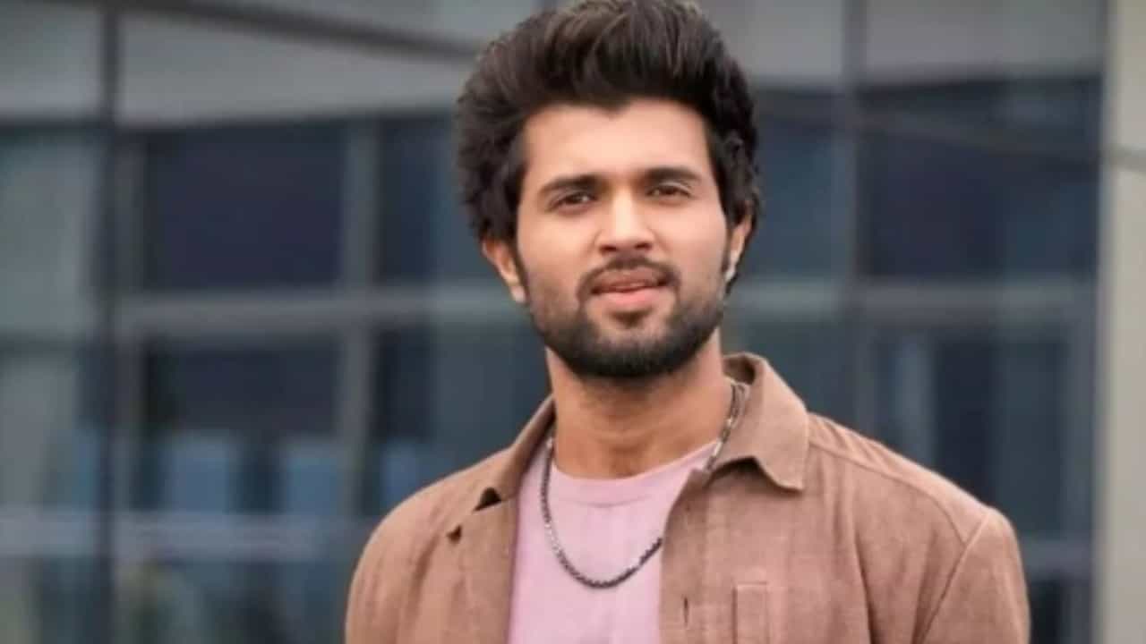 ವಿಜಯ್ ದೇವರಕೊಂಡ ಮತ್ತು ನಟಿಯ ಬಗ್ಗೆ ವಲ್ಗರ್ ಸುದ್ದಿ; ಯೂಟ್ಯೂಬರ್ ಅರೆಸ್ಟ್ ವಿಜಯ್ ದೇವರಕೊಂಡ ಮತ್ತು ನಟಿಯ ಬಗ್ಗೆ ವಲ್ಗರ್ ಸುದ್ದಿ; ಯೂಟ್ಯೂಬರ್ ಅರೆಸ್ಟ್