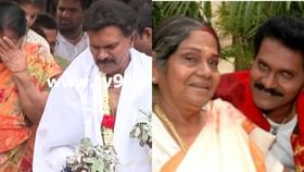 ‘ನಾನು ವಿಸ್ಮಯ ನೋಡಿದೆ’: ಅಮ್ಮನಿಗೆ ಅಂತಿಮ ವಿದಾಯ ಹೇಳಿದ ವಿನೋದ್ ಭಾವುಕ ‘ನಾನು ವಿಸ್ಮಯ ನೋಡಿದೆ’: ಅಮ್ಮನಿಗೆ ಅಂತಿಮ ವಿದಾಯ ಹೇಳಿದ ವಿನೋದ್ ಭಾವುಕ