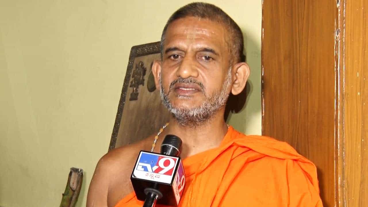 ದೇಶವನ್ನು ಹಿಂದೂ ರಾಷ್ಟ್ರವೆನ್ನುವುದು ತಪ್ಪೆಂದರೆ, ರಾಜ್ಯವನ್ನು ಕರ್ನಾಟಕವೆಂದು ಕರೆಯುವುದು ತಪ್ಪಾಗುತ್ತದೆ: ಪೇಜಾವರ ಶ್ರೀ ದೇಶವನ್ನು ಹಿಂದೂ ರಾಷ್ಟ್ರವೆನ್ನುವುದು ತಪ್ಪೆಂದರೆ, ರಾಜ್ಯವನ್ನು ಕರ್ನಾಟಕವೆಂದು ಕರೆಯುವುದು ತಪ್ಪಾಗುತ್ತದೆ: ಪೇಜಾವರ ಶ್ರೀ