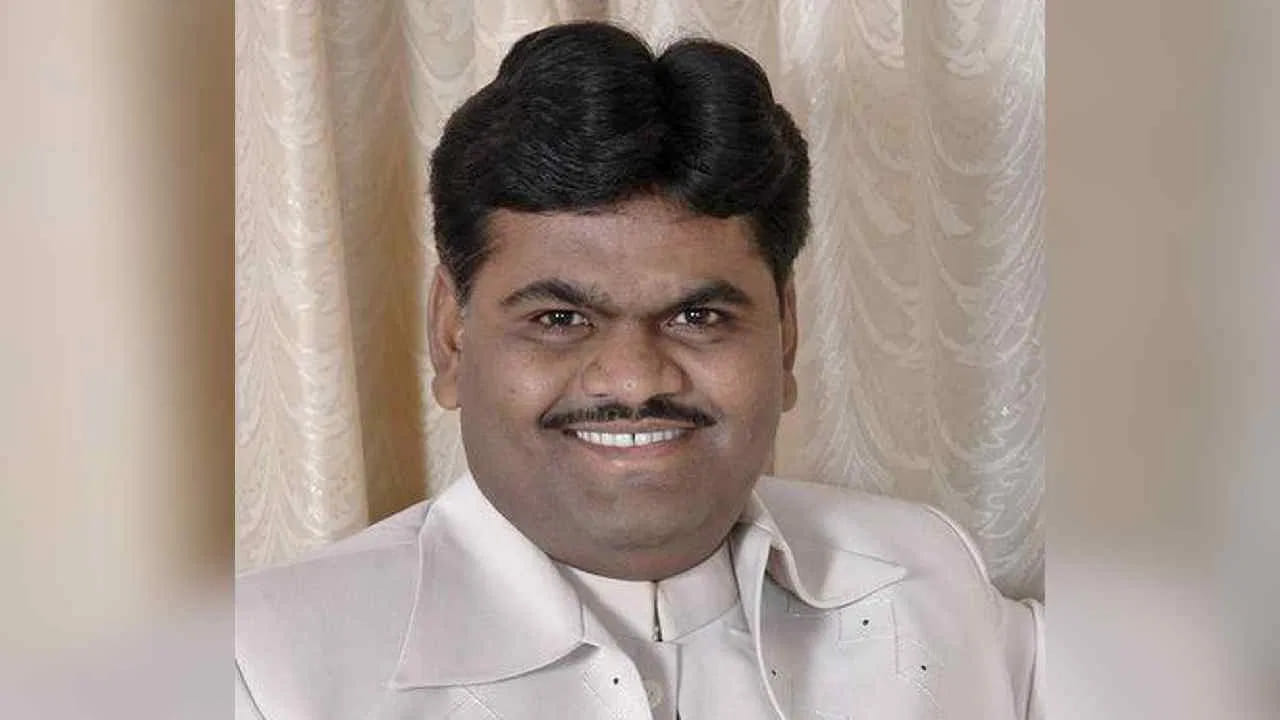 ಯಾದಗಿರಿ ನಗರಸಭೆ ಭ್ರಷ್ಟ ಅಧಿಕಾರಿಗಳಿಗೆ ಕೊನೆಗೂ ಅಮಾನತು ಶಿಕ್ಷೆ, 8 ಅಧಿಕಾರಿಗಳು ಮನೆಗೆ ಯಾದಗಿರಿ ನಗರಸಭೆ ಭ್ರಷ್ಟ ಅಧಿಕಾರಿಗಳಿಗೆ ಕೊನೆಗೂ ಅಮಾನತು ಶಿಕ್ಷೆ, 8 ಅಧಿಕಾರಿಗಳು ಮನೆಗೆ