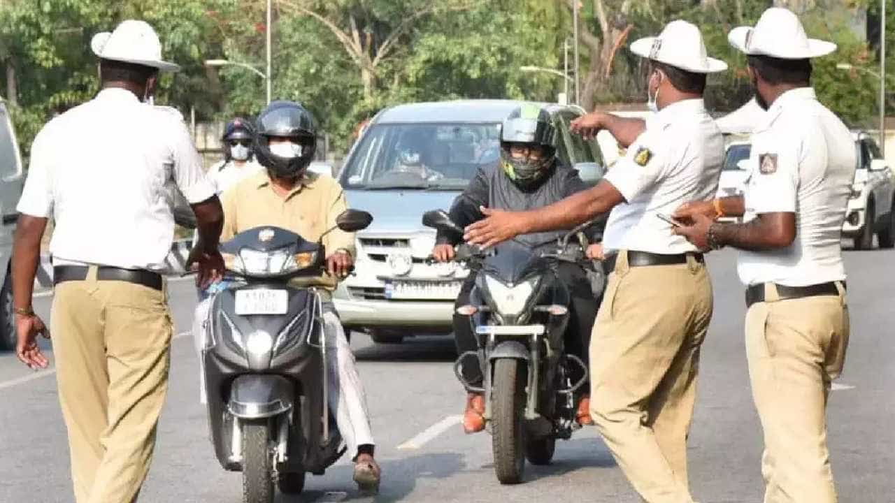 2023ರಲ್ಲಿ 89 ಲಕ್ಷಕ್ಕೂ ಹೆಚ್ಚು ಸಂಚಾರ ನಿಯಮ ಉಲ್ಲಂಘನೆ: 184.83 ಕೋಟಿ ರೂ. ದಂಡ ವಸೂಲಿ 2023ರಲ್ಲಿ 89 ಲಕ್ಷಕ್ಕೂ ಹೆಚ್ಚು ಸಂಚಾರ ನಿಯಮ ಉಲ್ಲಂಘನೆ: 184.83 ಕೋಟಿ ರೂ. ದಂಡ ವಸೂಲಿ