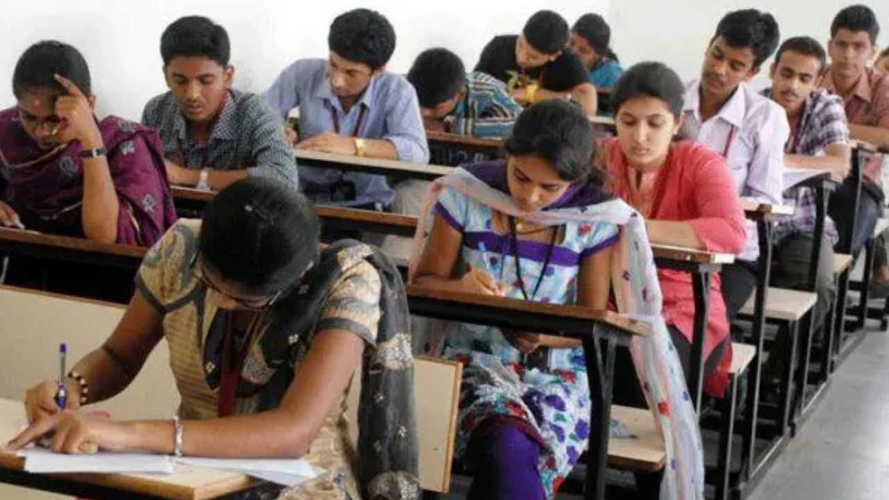 Karnataka 2nd PUC Time Table 2024: ಮಾರ್ಚ್ 1ರಿಂದ 22ರವರೆಗೆ ದ್ವಿತೀಯ ಪಿಯುಸಿ ಪರೀಕ್ಷೆ: ವೇಳಾ ಪಟ್ಟಿ ಪ್ರಕಟ Karnataka 2nd PUC Time Table 2024: ಮಾರ್ಚ್ 1ರಿಂದ 22ರವರೆಗೆ ದ್ವಿತೀಯ ಪಿಯುಸಿ ಪರೀಕ್ಷೆ: ವೇಳಾ ಪಟ್ಟಿ ಪ್ರಕಟ