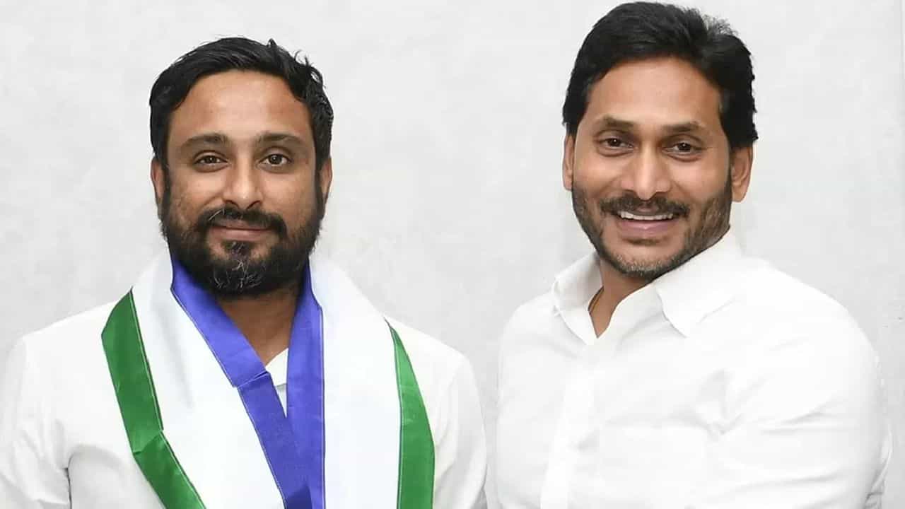 Ambati Rayudu: ಒಂದೇ ವಾರದಲ್ಲಿ ಪಕ್ಷ ತೊರೆದ ಅಂಬಾಟಿ ರಾಯುಡು Ambati Rayudu: ಒಂದೇ ವಾರದಲ್ಲಿ ಪಕ್ಷ ತೊರೆದ ಅಂಬಾಟಿ ರಾಯುಡು