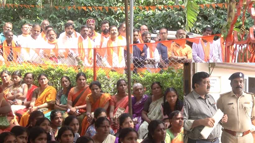 ಕೊಡಗಿಗೆ ಸಿಎಂ ಸಿದ್ದರಾಮಯ್ಯ ಭೇಟಿ ಹಿನ್ನೆಲೆ - ಕೇಸರಿ ಬ್ಯಾನರ್ ತೆರವಿಗೆ ಪುರಸಭೆ ಆಡಳಿತಾಧಿಕಾರಿ ವಿವಾದಿತ ಆದೇಶ
