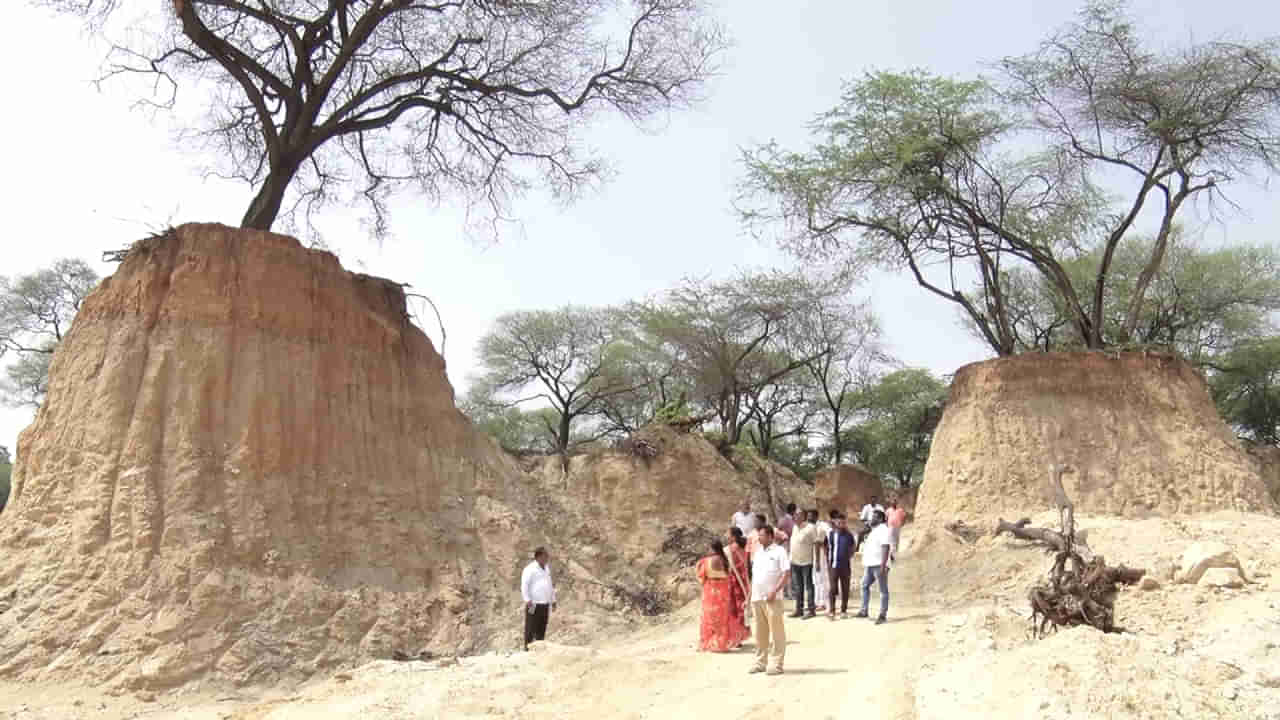 Kolar Lakes: ಅಧಿಕಾರಿಗಳನ್ನು ಬುಟ್ಟಿಗೆ ಹಾಕಿಕೊಂಡು ಮನಸೋಇಚ್ಛೆ ಕೆರೆಗಳನ್ನು ಬಗೆಯುತ್ತಿರುವ ಹೈವೇ ಗುತ್ತಿಗೆದಾರರು