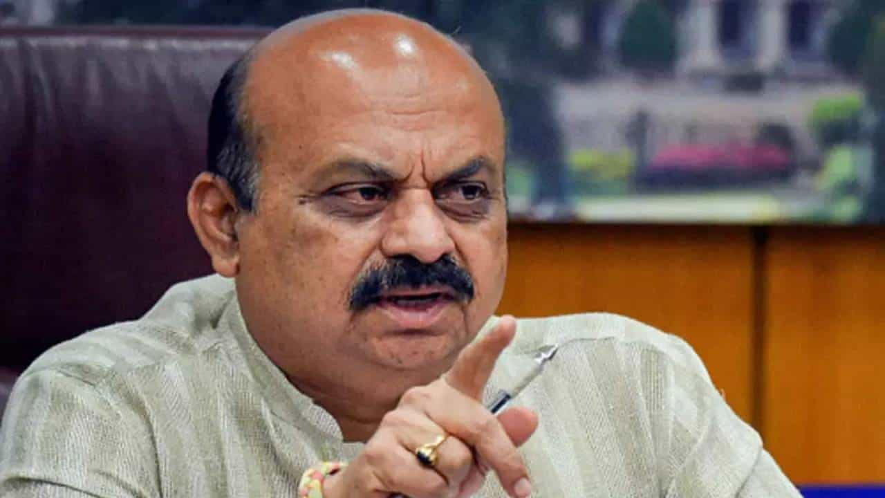 ಕಾಂಗ್ರೆಸ್ ಕಾನೂನನ್ನು ದುರ್ಬಳಕೆ ಮಾಡಿಕೊಳ್ತಿದೆ- ಮಾಜಿ ಸಿಎಂ ಬೊಮ್ಮಾಯಿ ಕಾಂಗ್ರೆಸ್ ಕಾನೂನನ್ನು ದುರ್ಬಳಕೆ ಮಾಡಿಕೊಳ್ತಿದೆ- ಮಾಜಿ ಸಿಎಂ ಬೊಮ್ಮಾಯಿ