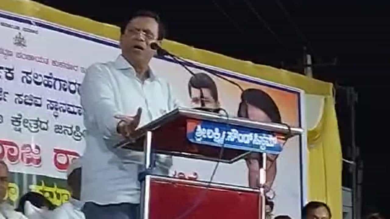 ಜುಲೈನಲ್ಲಿ ಸಚಿವ ಸಂಪುಟ ಪುನರ್ ರಚನೆ: ಮಂತ್ರಿ ಸ್ಥಾನ ಸಿಗುವ ಬಗ್ಗೆ ಸುಳಿವು ನೀಡಿದ ಬಸವರಾಜ್ ರಾಯರೆಡ್ಡಿ ಜುಲೈನಲ್ಲಿ ಸಚಿವ ಸಂಪುಟ ಪುನರ್ ರಚನೆ: ಮಂತ್ರಿ ಸ್ಥಾನ ಸಿಗುವ ಬಗ್ಗೆ ಸುಳಿವು ನೀಡಿದ ಬಸವರಾಜ್ ರಾಯರೆಡ್ಡಿ