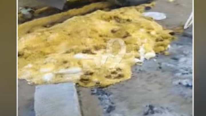 ಶೋಷಿತರ ಸಮಾವೇಶ: ಚಿಕನ್ ಬಿರಿಯಾನಿಯನ್ನು ರಸ್ತೆಯಲ್ಲಿ ಬಿಸಾಡಿ ಹಾಳು ಮಾಡಿದ್ದಕ್ಕೆ ಸಿದ್ದರಾಮಯ್ಯ ಸರ್ಕಾರ ಹೊಣೆಯಲ್ಲವೇ? ಶೋಷಿತರ ಸಮಾವೇಶ: ಚಿಕನ್ ಬಿರಿಯಾನಿಯನ್ನು ರಸ್ತೆಯಲ್ಲಿ ಬಿಸಾಡಿ ಹಾಳು ಮಾಡಿದ್ದಕ್ಕೆ ಸಿದ್ದರಾಮಯ್ಯ ಸರ್ಕಾರ ಹೊಣೆಯಲ್ಲವೇ?