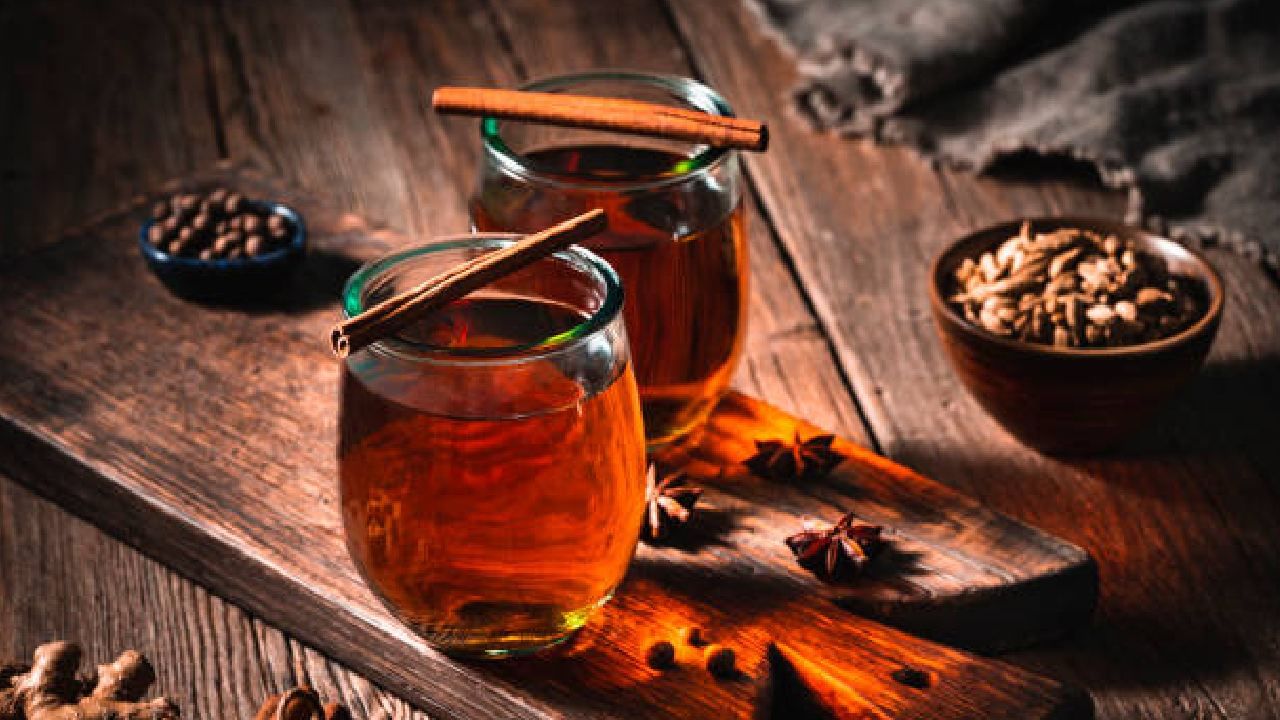 ಲವಂಗದ ಟೀ ಉತ್ಕರ್ಷಣ ನಿರೋಧಕಗಳನ್ನು ಹೊಂದಿದೆ. ಲವಂಗ ಚಹಾವು ನಿಮ್ಮ ರೋಗನಿರೋಧಕ ಶಕ್ತಿಯನ್ನು ಹೆಚ್ಚಿಸುತ್ತದೆ. ಇದರಲ್ಲಿರುವ ಉತ್ಕರ್ಷಣ ನಿರೋಧಕಗಳು ಸ್ವತಂತ್ರ ರಾಡಿಕಲ್​ಗಳ ವಿರುದ್ಧ ಹೋರಾಡುತ್ತದೆ.
