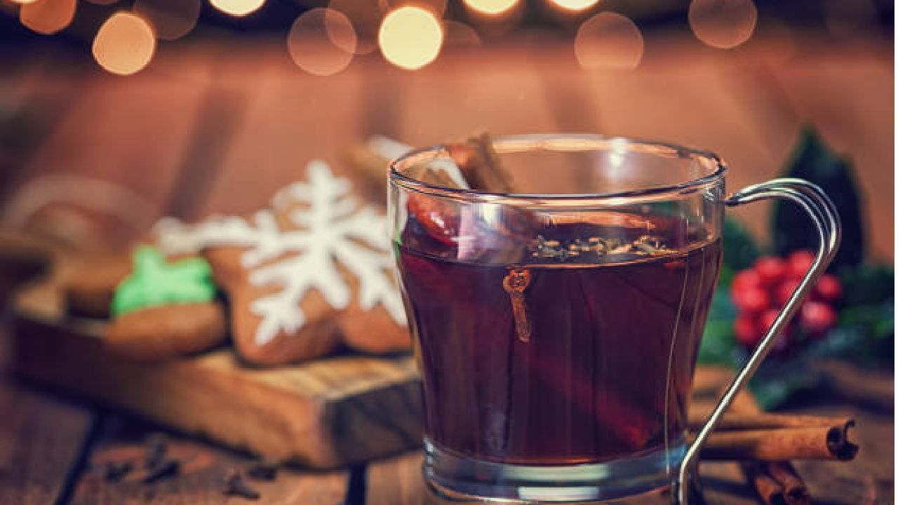 ಲವಂಗವು ಬಾಯಿಯ ಸಮಸ್ಯೆಗಳಿಗೆ ಸಾಂಪ್ರದಾಯಿಕ ಪರಿಹಾರವಾಗಿದೆ. ಲವಂಗ ಚಹಾವು ಈ ಪರಂಪರೆಯನ್ನು ಮುಂದುವರೆಸಿದೆ. 
