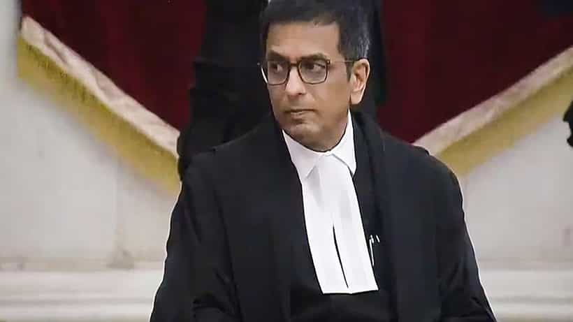 ಸುಪ್ರೀಂಕೋರ್ಟ್ನಲ್ಲಿ ಸಿಜೆಐ ಎದುರೇ 2 ವಿಸ್ಕಿ ಬಾಟಲಿಗಳನ್ನು ತಂದಿರಿಸಿದ ವಕೀಲರು, ಏನಿದು ಪ್ರಕರಣ?