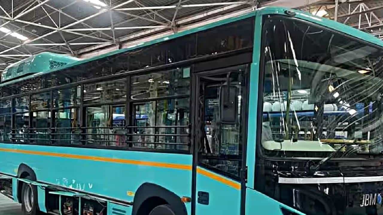 ಗುತ್ತಿಗೆ ಆಧಾರದ ಮೇಲೆ ಮೆಟ್ರೋ ಫೀಡರ್ ಬಸ್ ನೀಡಲಿದೆ BMTC- ದೂರಕ್ಕೆ ತಕ್ಕಂತೆ ದರ ನಿಗದಿ ಗುತ್ತಿಗೆ ಆಧಾರದ ಮೇಲೆ ಮೆಟ್ರೋ ಫೀಡರ್ ಬಸ್ ನೀಡಲಿದೆ BMTC- ದೂರಕ್ಕೆ ತಕ್ಕಂತೆ ದರ ನಿಗದಿ