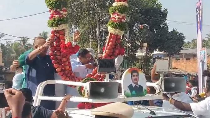 ಮುಖಂಡನೊಬ್ಬ ಮುಂದಿನ ಸಿಎಂ ಅನ್ನುತ್ತಿದ್ದಂತೆ ಮೈಕ್ ಕಿತ್ತಿಕೊಂಡ ಪರಮೇಶ್ವರ್!