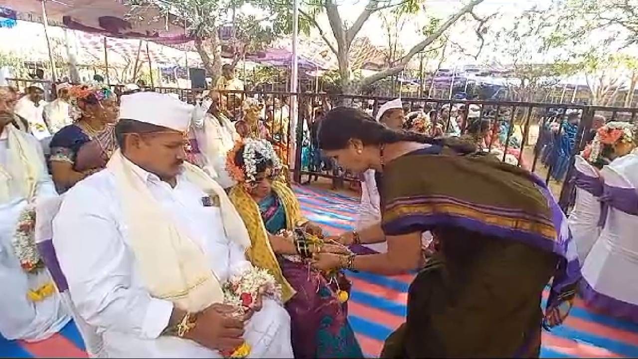 Physically challenged couple marriage in koppal gavisiddeshwar math