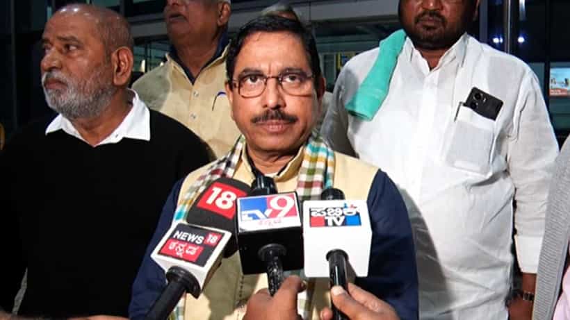 ಪ್ರತಿಭಟನೆ ಮಾಡದೇ ಹೋಗಿದ್ರೆ ಅನೇಕ ಹಿಂದೂ ಕಾರ್ಯಕರ್ತರನ್ನ ಬಂಧಿಸುತ್ತಿದ್ದರು: ಸಚಿವ ಪ್ರಲ್ಹಾದ್ ಜೋಶಿ ಹೊಸ ಬಾಂಬ್