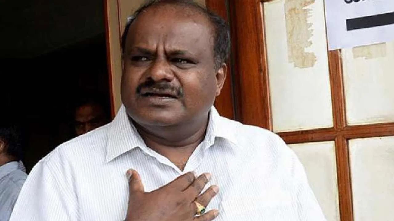 ಮಂಡ್ಯ ಹನುಮ ಧ್ವಜ ವಿವಾದ: ಸರ್ಕಾರವೇ ನಕಲಿ ದಾಖಲೆ ಸೃಷ್ಟಿಸಿದೆ ಎಂದ ಕುಮಾರಸ್ವಾಮಿ ಮಂಡ್ಯ ಹನುಮ ಧ್ವಜ ವಿವಾದ: ಸರ್ಕಾರವೇ ನಕಲಿ ದಾಖಲೆ ಸೃಷ್ಟಿಸಿದೆ ಎಂದ ಕುಮಾರಸ್ವಾಮಿ