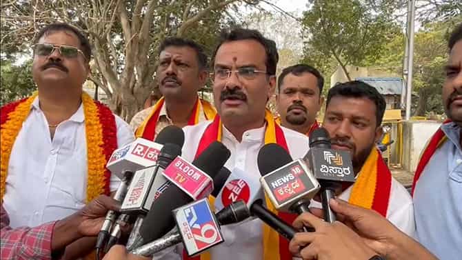 ನಾಳೆ ನಾರಾಯಣಗೌಡಗೆ ಜಾಮೀನು ಸಿಗುವ ನಿರೀಕ್ಷೆ:ಜೈಲು ಬಳಿ ಕರವೇ ಹರ್ಷ