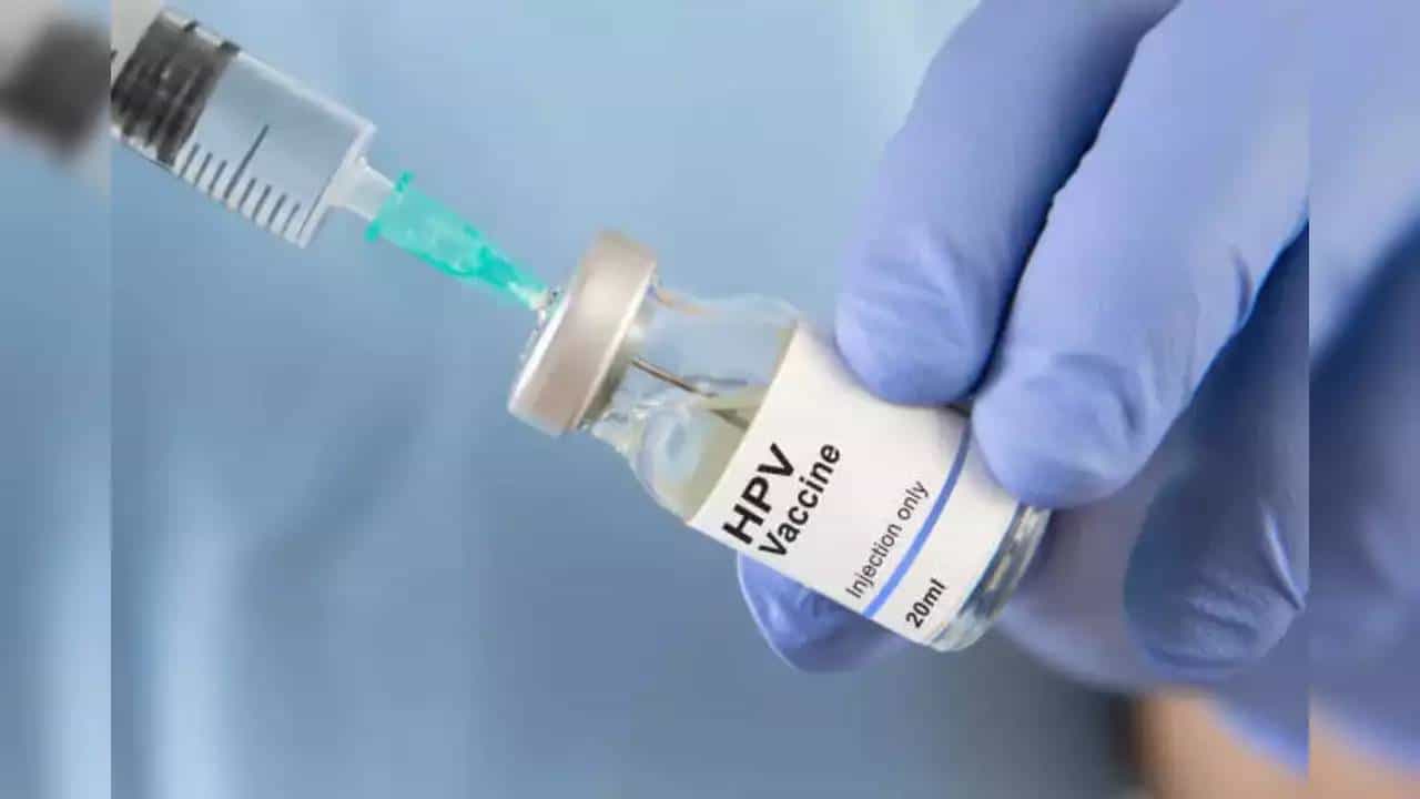 Cervical Cancer: ಗರ್ಭಕಂಠದ ಕ್ಯಾನ್ಸರ್ ವಿರುದ್ಧ ಹೋರಾಡುವ ಲಸಿಕೆಯ ಅಭಿಯಾನಕ್ಕೆ ಕೇಂದ್ರ ಸಜ್ಜು Cervical Cancer: ಗರ್ಭಕಂಠದ ಕ್ಯಾನ್ಸರ್ ವಿರುದ್ಧ ಹೋರಾಡುವ ಲಸಿಕೆಯ ಅಭಿಯಾನಕ್ಕೆ ಕೇಂದ್ರ ಸಜ್ಜು