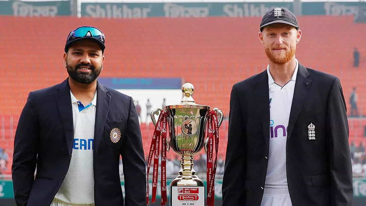 ಭಾರತ ಮತ್ತು ಇಂಗ್ಲೆಂಡ್ ನಡುವಿನ 5 ಟೆಸ್ಟ್ ಪಂದ್ಯಗಳ ಸರಣಿಯ ಎರಡನೇ ಪಂದ್ಯ ಈಗ ವಿಶಾಖಪಟ್ಟಣದಲ್ಲಿ ನಡೆಯಲಿದೆ. ಈ ಪಂದ್ಯಕ್ಕಾಗಿ ಉಭಯ ತಂಡಗಳು ಶೀಘ್ರದಲ್ಲೇ ಅಲ್ಲಿಗೆ ಪ್ರಯಾಣ ಬೆಳೆಸಲಿವೆ. ಮೊದಲ ಪಂದ್ಯದಲ್ಲಿ ಸೋತಿರುವ ಭಾರತ ತಂಡಕ್ಕೆ ಈ ಪಂದ್ಯ ಹೆಚ್ಚು ಮಹತ್ವದ್ದಾಗಿದೆ.