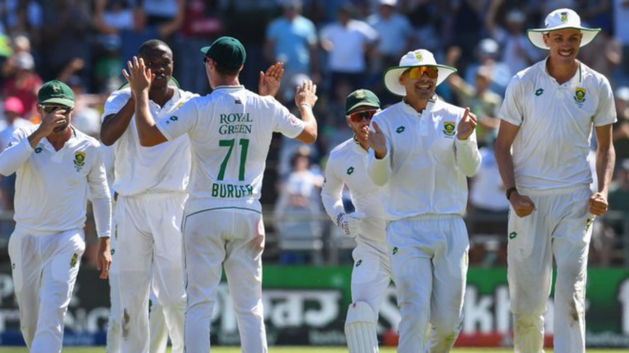 IND vs SA: 11 ಎಸೆತ, 0 ರನ್, 6 ವಿಕೆಟ್ ಪತನ! 153 ರನ್ಗಳಿಗೆ ಭಾರತ ಆಲೌಟ್ IND vs SA: 11 ಎಸೆತ, 0 ರನ್, 6 ವಿಕೆಟ್ ಪತನ! 153 ರನ್ಗಳಿಗೆ ಭಾರತ ಆಲೌಟ್