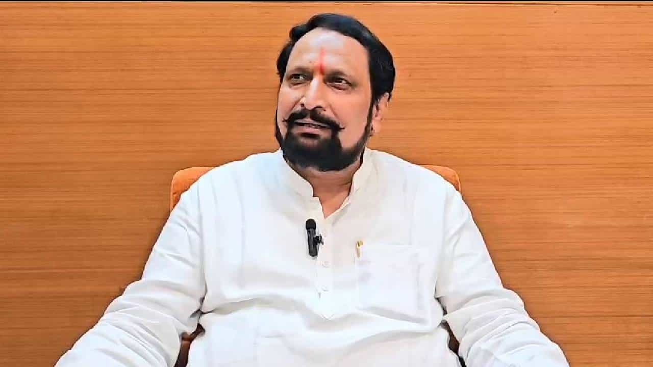 ರಮೇಶ್ ಜಾರಕಿಹೊಳಿ vs ಲಕ್ಷ್ಮಣ ಸವದಿ, ಅಲ್ಪಮತಿಗಳ ಬಗ್ಗೆ ನಾನು ಹೆಚ್ಚು ಒತ್ತುಕೊಡುವುದಿಲ್ಲ ಎಂದ ಅಥಣಿ ಶಾಸಕ ರಮೇಶ್ ಜಾರಕಿಹೊಳಿ vs ಲಕ್ಷ್ಮಣ ಸವದಿ, ಅಲ್ಪಮತಿಗಳ ಬಗ್ಗೆ ನಾನು ಹೆಚ್ಚು ಒತ್ತುಕೊಡುವುದಿಲ್ಲ ಎಂದ ಅಥಣಿ ಶಾಸಕ