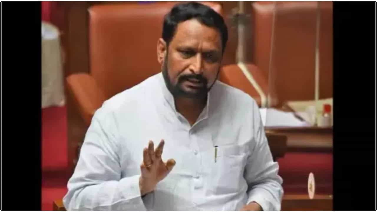 ನಾನೇ ಲಕ್ಷ್ಮಣ, ಅಯೋಧ್ಯೆಗೆ ಈಗ ಹೋಗಲ್ಲ: ಲಕ್ಷ್ಮಣ ಸವದಿ ನಾನೇ ಲಕ್ಷ್ಮಣ, ಅಯೋಧ್ಯೆಗೆ ಈಗ ಹೋಗಲ್ಲ: ಲಕ್ಷ್ಮಣ ಸವದಿ