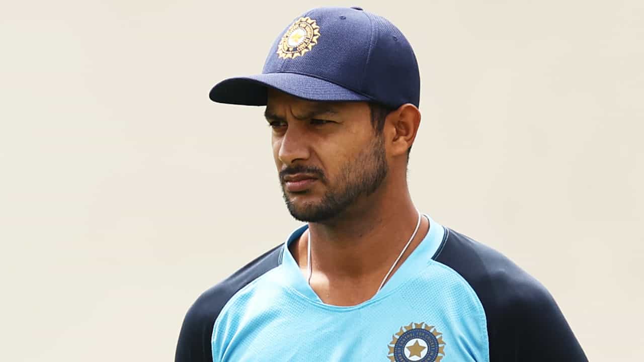 Mayank Agarwal: ವಿಷಕಾರಿ ದ್ರವ ಸೇವನೆ: 48 ಗಂಟೆಗಳವರೆಗೆ ಮಯಾಂಕ್ಗೆ ಮಾತನಾಡಲಾಗುವುದಿಲ್ಲ Mayank Agarwal: ವಿಷಕಾರಿ ದ್ರವ ಸೇವನೆ: 48 ಗಂಟೆಗಳವರೆಗೆ ಮಯಾಂಕ್ಗೆ ಮಾತನಾಡಲಾಗುವುದಿಲ್ಲ
