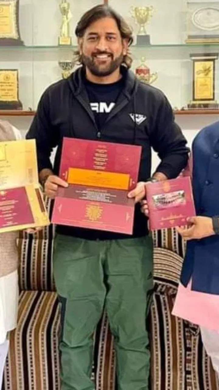 ರಾಂಚಿಯಲ್ಲಿರುವ ಧೋನಿ ಅವರ ಮನೆಗೆ ಭೇಟಿ ನೀಡಿ ಈ ಆಹ್ವಾನವನ್ನು ನೀಡಿದ್ದೇನೆ ಎಂದು ಧನಂಜಯ್ ಪಿಟಿಐಗೆ ತಿಳಿಸಿದ್ದಾರೆ.
