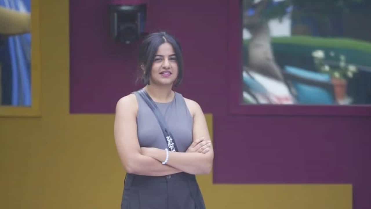 ಕೊನೆಯ ಹಂತದಲ್ಲಿ ಎಡವಿದ ನಮ್ರತಾ ಗೌಡ; ಎಲಿಮಿನೇಷನ್ಗೆ ಕಾರಣವಾದ ವಿಚಾರಗಳೇನು? ಕೊನೆಯ ಹಂತದಲ್ಲಿ ಎಡವಿದ ನಮ್ರತಾ ಗೌಡ; ಎಲಿಮಿನೇಷನ್ಗೆ ಕಾರಣವಾದ ವಿಚಾರಗಳೇನು?
