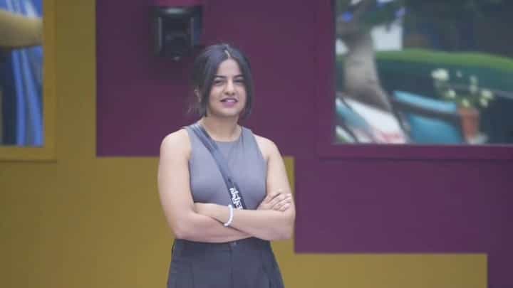 ‘ರಿಯಾಲಿಟಿ ಶೋಗೆ ಬಂದು ನೀನು ಇಷ್ಟ ಅಂದ್ರೆ ನಂಬುವಷ್ಟು ದಡ್ಡಿ ನಾನಲ್ಲ’; ನಮ್ರತಾ ಗೌಡ ‘ರಿಯಾಲಿಟಿ ಶೋಗೆ ಬಂದು ನೀನು ಇಷ್ಟ ಅಂದ್ರೆ ನಂಬುವಷ್ಟು ದಡ್ಡಿ ನಾನಲ್ಲ’; ನಮ್ರತಾ ಗೌಡ
