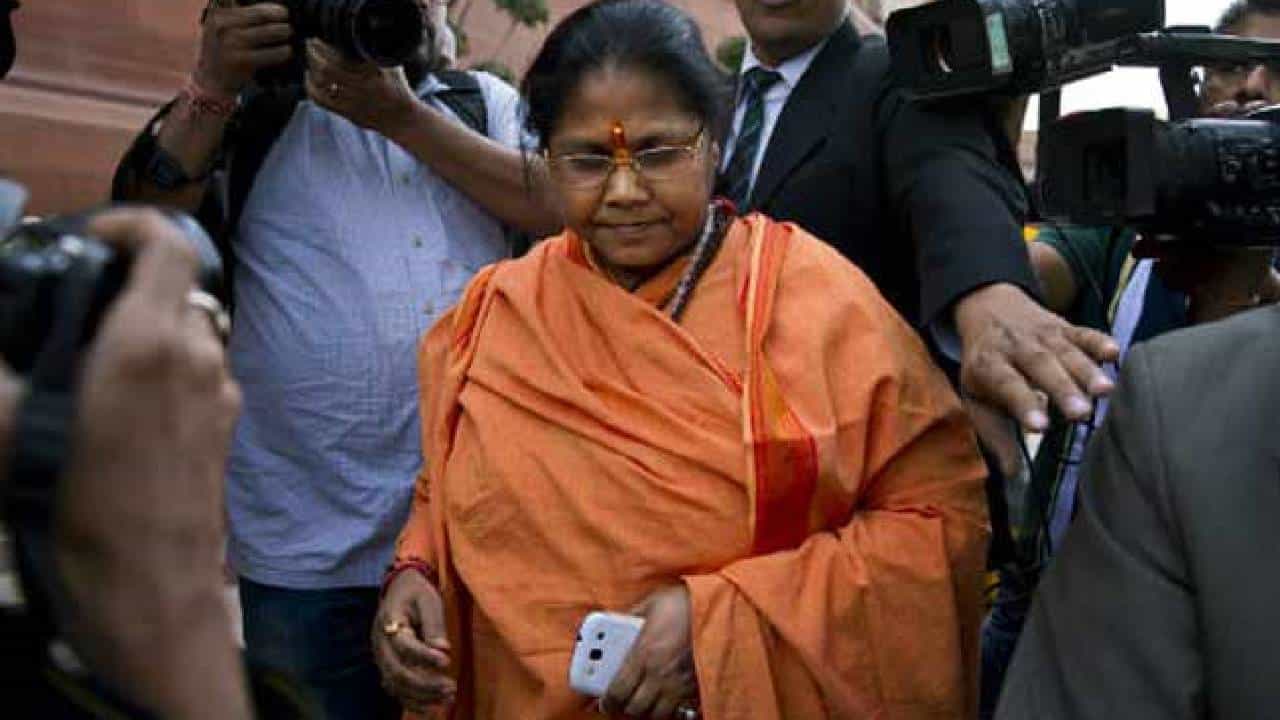 ಉತ್ತರ ಪ್ರದೇಶ: ಸಚಿವೆ ಸಾಧ್ವಿ ನಿರಂಜನ್ ಜ್ಯೋತಿ ಅಪಹರಣಕ್ಕೆ ಯತ್ನ, ಆದ್ರೆ ಅಲ್ಲಿ ನಡೆದಿದ್ದೇ ಬೇರೆ ಉತ್ತರ ಪ್ರದೇಶ: ಸಚಿವೆ ಸಾಧ್ವಿ ನಿರಂಜನ್ ಜ್ಯೋತಿ ಅಪಹರಣಕ್ಕೆ ಯತ್ನ, ಆದ್ರೆ ಅಲ್ಲಿ ನಡೆದಿದ್ದೇ ಬೇರೆ