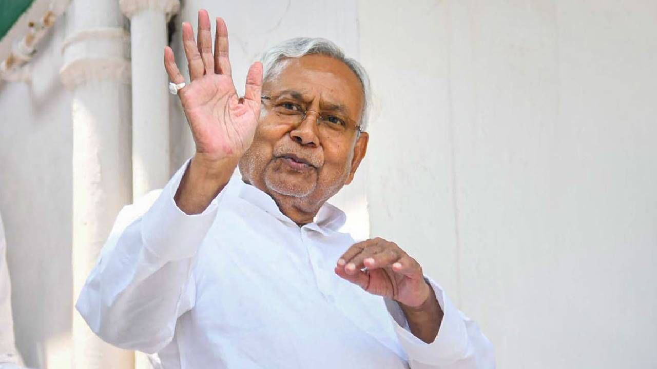ಬಿಹಾರ: ಮುಖ್ಯಮಂತ್ರಿ ಸ್ಥಾನಕ್ಕೆ ರಾಜೀನಾಮೆ ನೀಡಿದ ಬಳಿಕ ನಿತೀಶ್ ಕುಮಾರ್ ಹೇಳಿದ್ದೇನು? ಬಿಹಾರ: ಮುಖ್ಯಮಂತ್ರಿ ಸ್ಥಾನಕ್ಕೆ ರಾಜೀನಾಮೆ ನೀಡಿದ ಬಳಿಕ ನಿತೀಶ್ ಕುಮಾರ್ ಹೇಳಿದ್ದೇನು?