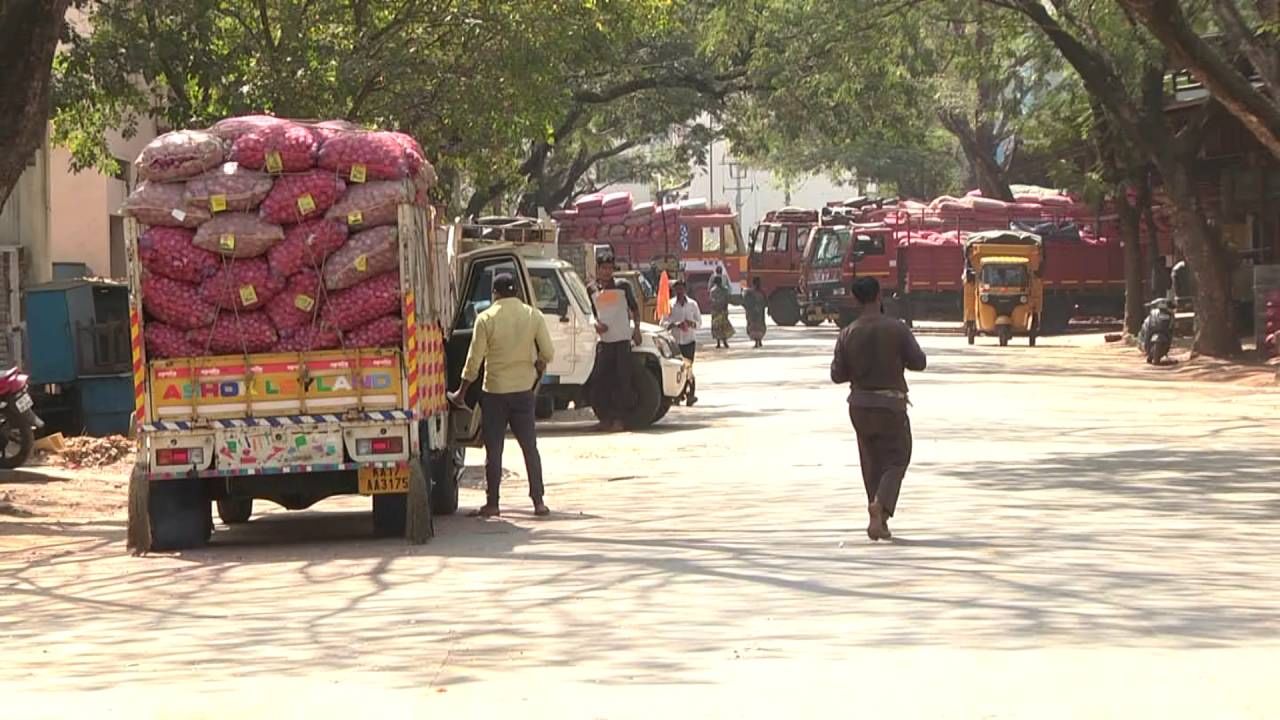 Davangere: Onion price has fallen suddenly, per kg 3-4 Rs farmers in trouble 