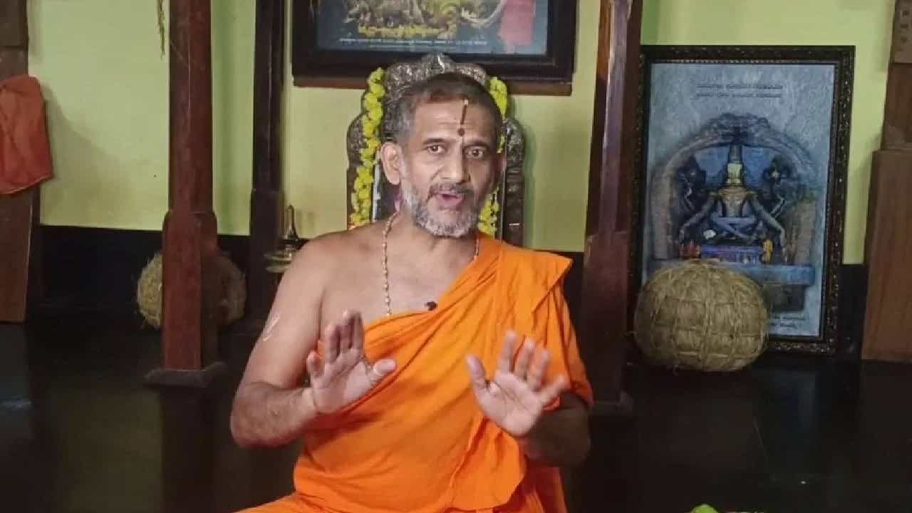 ಭಾರತವನ್ನು ಪಾಕಿಸ್ತಾನವಾಗಿಸಲು ಸಿದ್ಧತೆ ಮಾಡುತ್ತಿದ್ದಾರೇನೋ: ಯತೀಂದ್ರ ಹೇಳಿಕೆಗೆ ಪೇಜಾವರ ಶ್ರೀ ತಿರುಗೇಟು ಭಾರತವನ್ನು ಪಾಕಿಸ್ತಾನವಾಗಿಸಲು ಸಿದ್ಧತೆ ಮಾಡುತ್ತಿದ್ದಾರೇನೋ: ಯತೀಂದ್ರ ಹೇಳಿಕೆಗೆ ಪೇಜಾವರ ಶ್ರೀ ತಿರುಗೇಟು