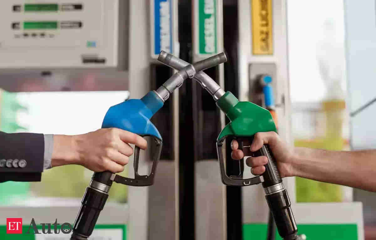 Petrol Diesel Price on January 25: ನೋಯ್ಡಾದಲ್ಲಿ ಪೆಟ್ರೋಲ್ ದರ ಇಳಿಕೆ, ಯಾವ ನಗರಗಳಲ್ಲಿ ಎಷ್ಟು ಬೆಲೆ ತಿಳಿಯಿರಿ