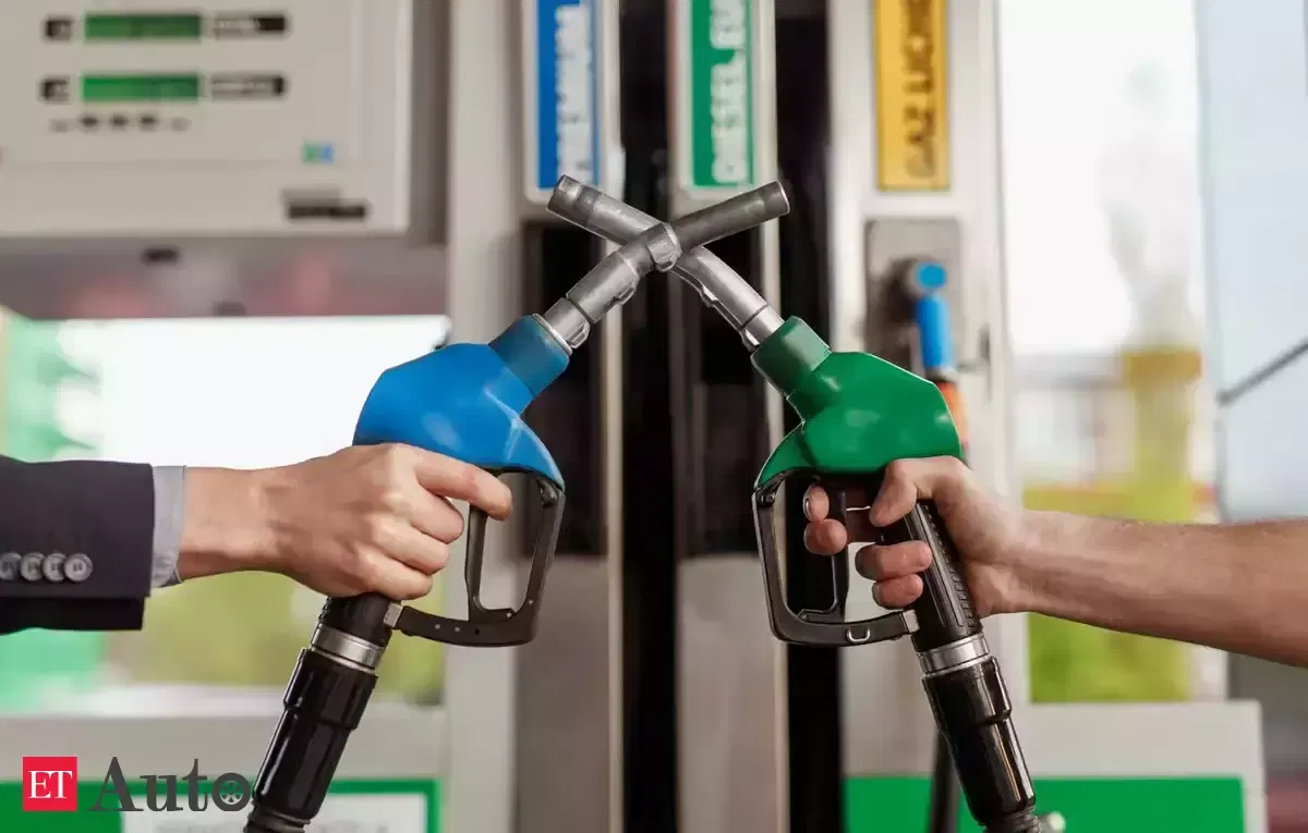 Petrol Diesel Price on January 25: ನೋಯ್ಡಾದಲ್ಲಿ ಪೆಟ್ರೋಲ್ ದರ ಇಳಿಕೆ, ಯಾವ ನಗರಗಳಲ್ಲಿ ಎಷ್ಟು ಬೆಲೆ ತಿಳಿಯಿರಿ