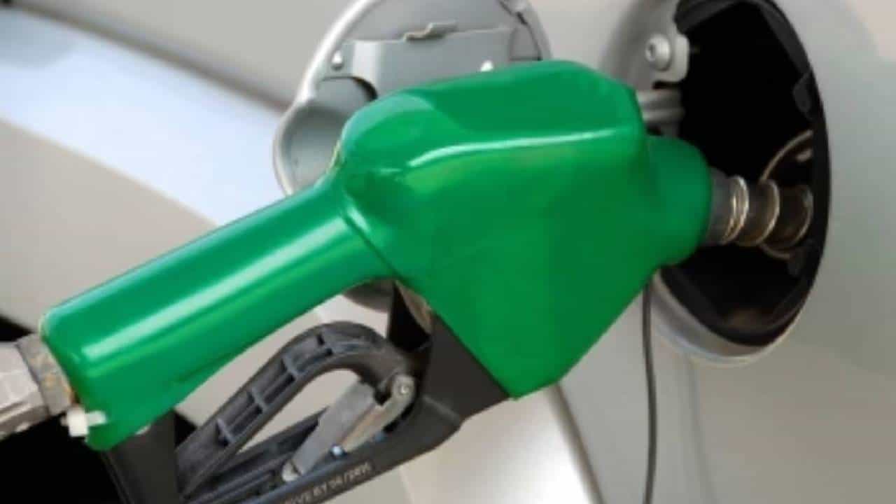 Petrol Diesel Price on January 29: ಬೆಂಗಳೂರು ಸೇರಿದಂತೆ ದೇಶದ ಪ್ರಮುಖ ನಗರಗಳಲ್ಲಿ ಇಂದು ಪೆಟ್ರೋಲ್ ಡೀಸೆಲ್ ದರ ಎಷ್ಟಿದೆ? Petrol Diesel Price on January 29: ಬೆಂಗಳೂರು ಸೇರಿದಂತೆ ದೇಶದ ಪ್ರಮುಖ ನಗರಗಳಲ್ಲಿ ಇಂದು ಪೆಟ್ರೋಲ್ ಡೀಸೆಲ್ ದರ ಎಷ್ಟಿದೆ?